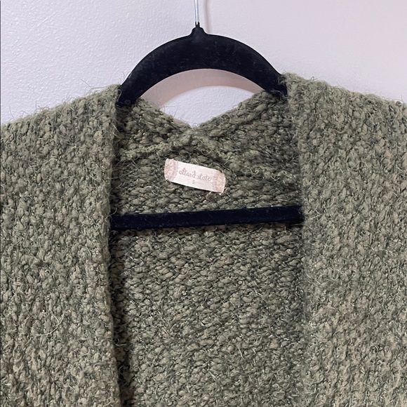 Altar'd State Forest Moss Fuzzy Green Cardigan the grinch vibe christmas - Picture 7 of 14